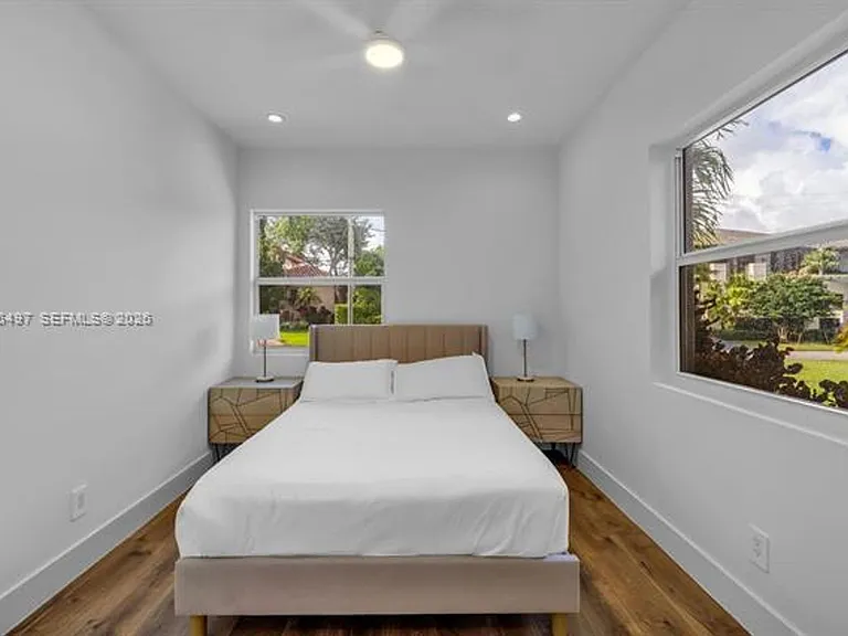 1411 NE 101st St — Photo 21