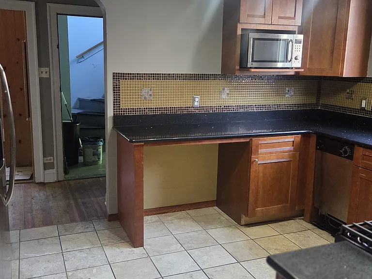 220 S Austin Blvd — Photo 5
