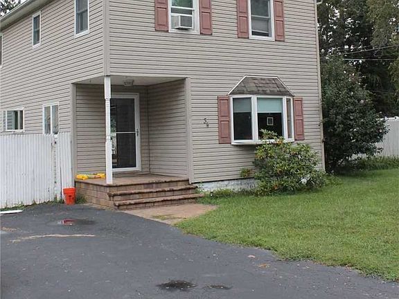 4th image of 34 Boxwood Ln