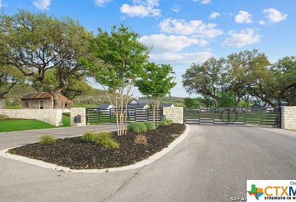 3rd image of 853 Bingham Ln