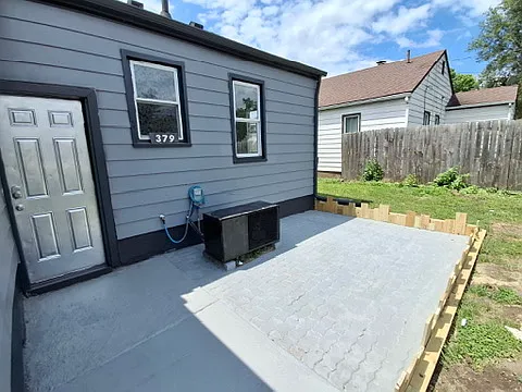 379 W Stewart St — Photo 18