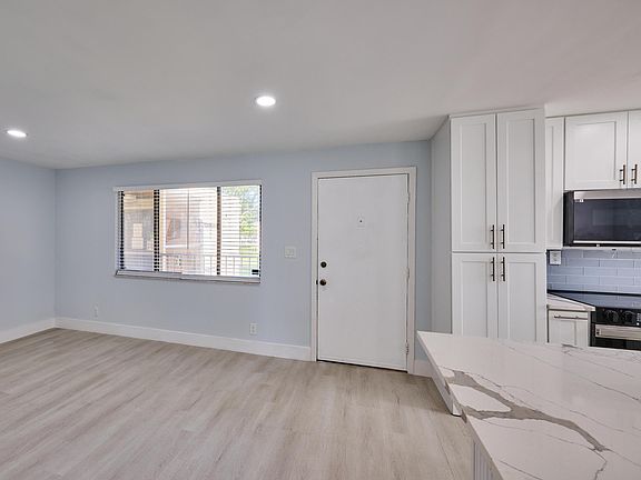 2nd image of 15217 Lakes Of Delray 115 Boulevard #115