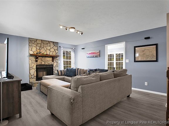 5th image of 818 Eagle Landing Dr