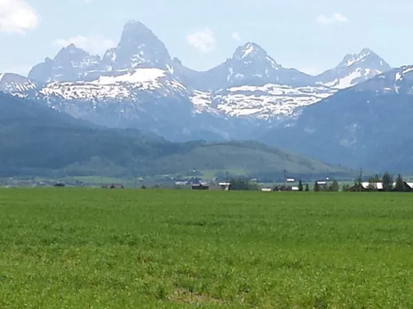 4065 N 250 E, Tetonia, ID 83452