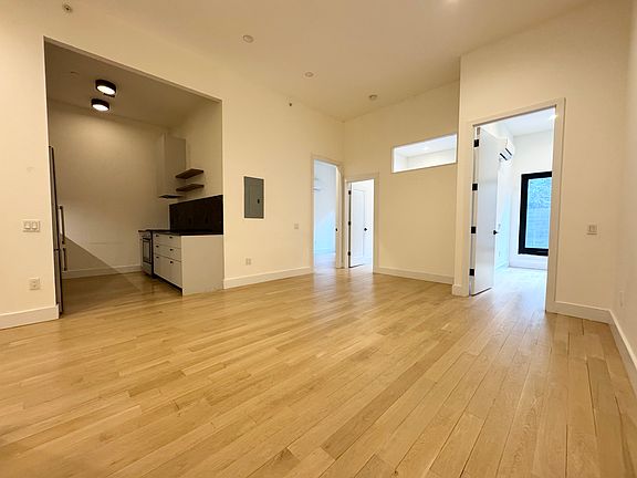 4th image of 260 Gold St #114