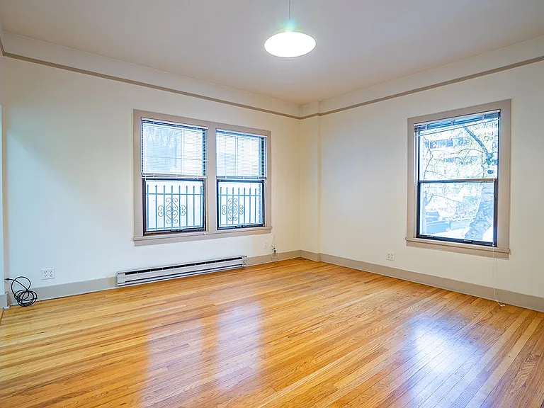 The Duke Apartments — Photo 2