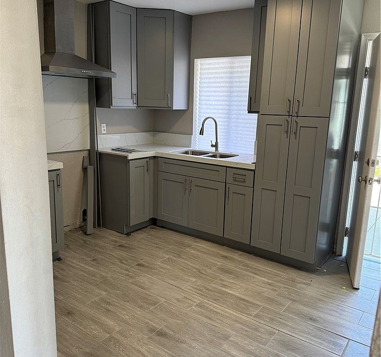 1st image of 16466 Arrow Blvd