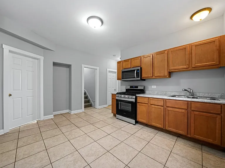 1532 Lombard Ave — Photo 10