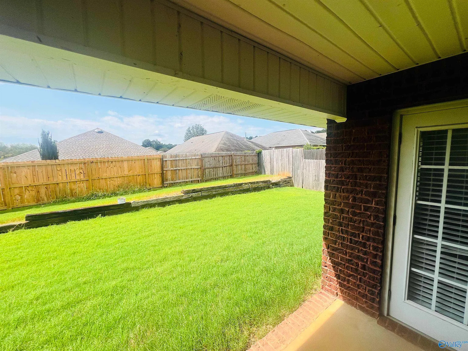 3 bed, 2.0 bath, 2248 sqft, $1,950 — Photo 4