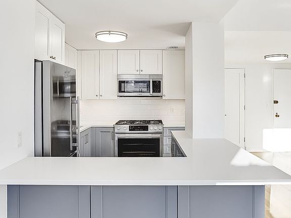 3rd image of 520 E 72nd St APT 16F