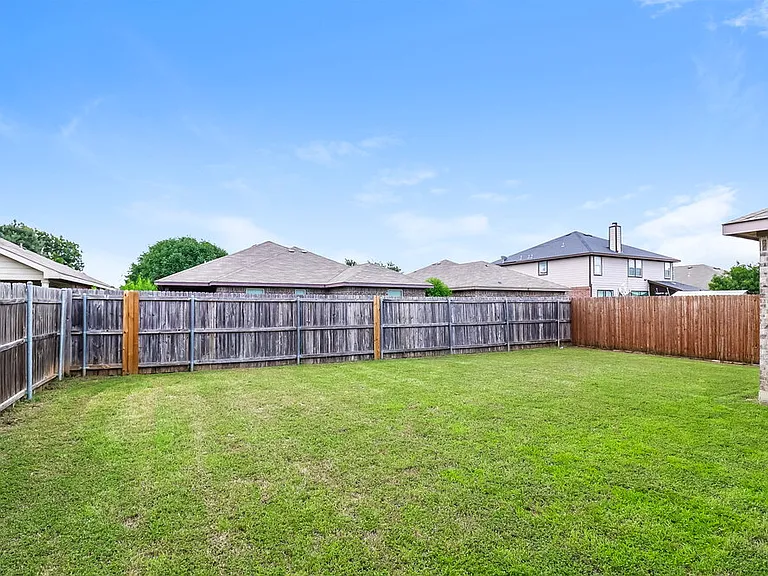 7617 Hollow Forest Dr — Photo 15