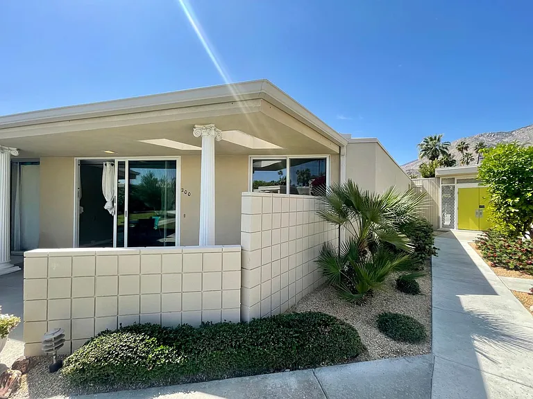 200 Camino Norte — Photo 1