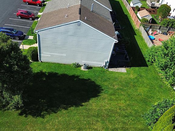 4th image of 111 Canberra Ct