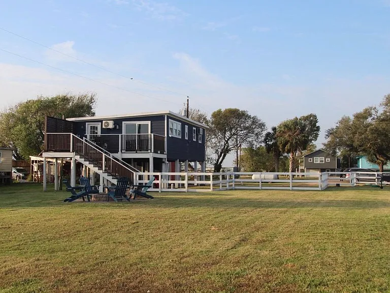 5202 County Road 469 — Photo 11