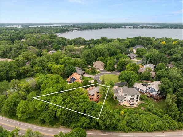 3147 Lafayette Ridge Rd, Wayzata, MN 55391
