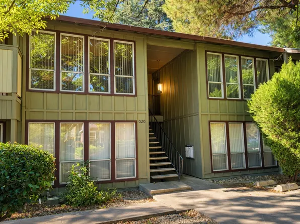 2 Bedroom walking distance to Chico State!