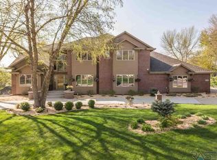 2505 E Slaten Park Cir, Sioux Falls, SD 57103
