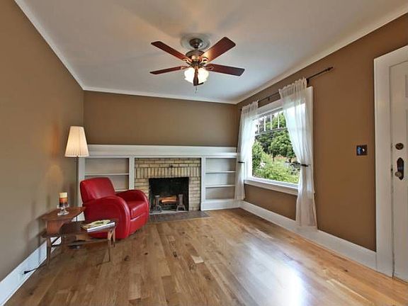 living rm/frpl/blt-ins