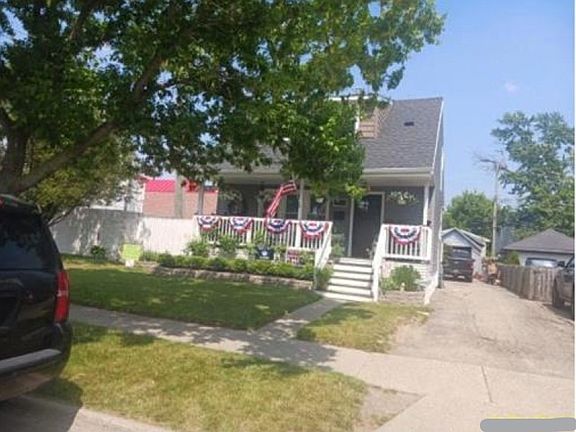3rd image of 3358 Royal Ave