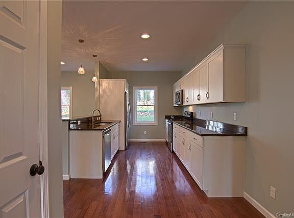 4th image of 70 E Arbutus Trl