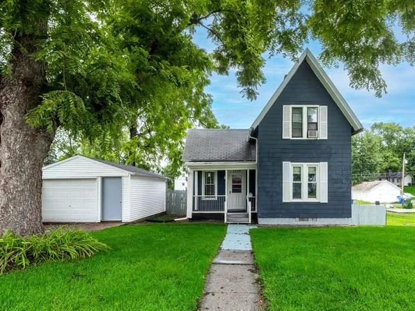 1550 W 15th St, Davenport, IA 52804