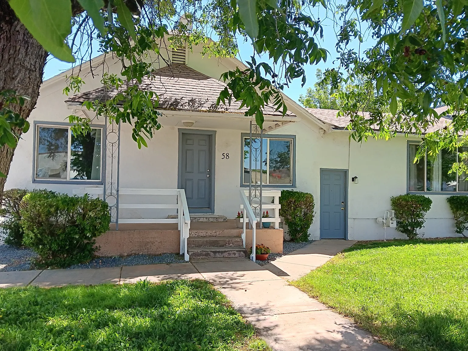 2 bed, 700 sqft, $1,200 — Photo 1