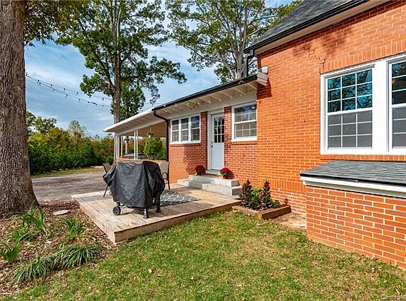 5th image of 5009 Abernethy Park Dr