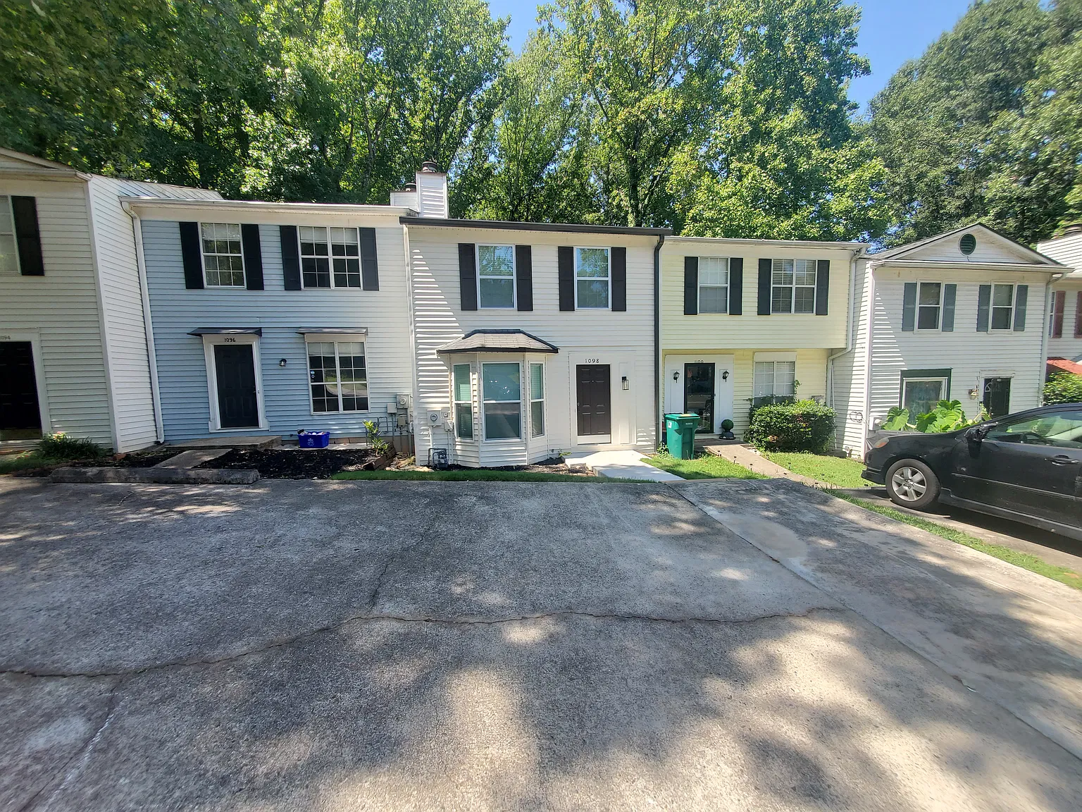 3 bed, 3.5 bath, 1800 sqft, $2,100 — Photo 3