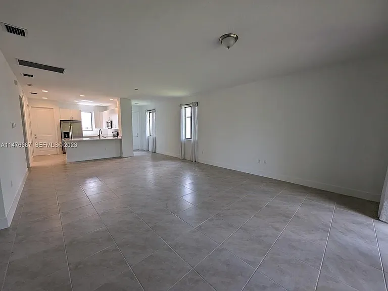 5245 Marano Dr — Photo 7