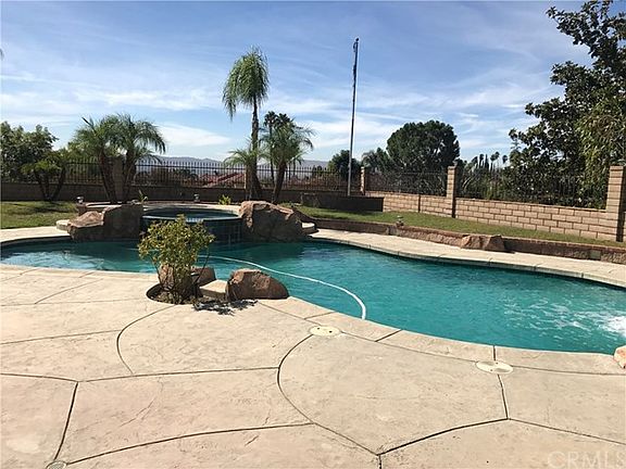 3rd image of 7270 Poppett Dr