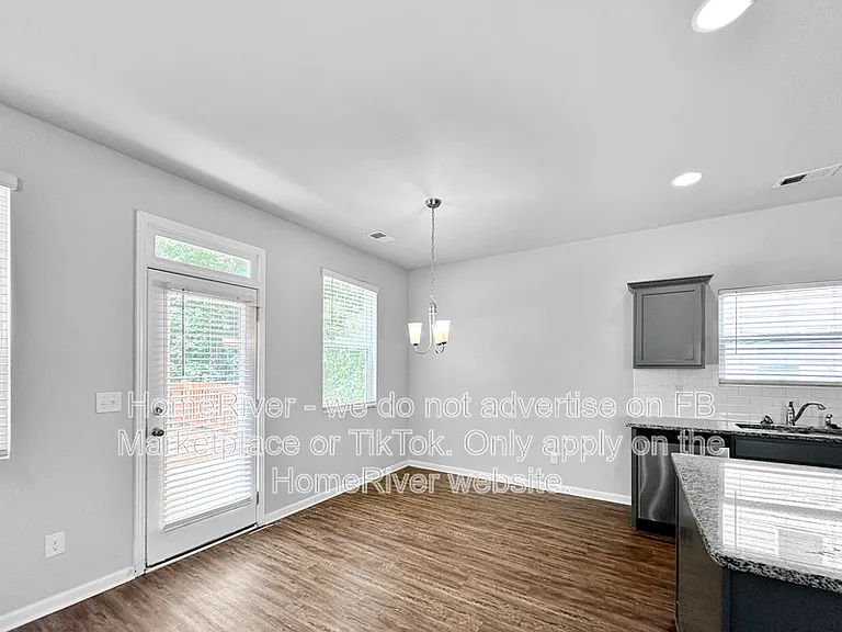 1067 Lear Dr — Photo 7