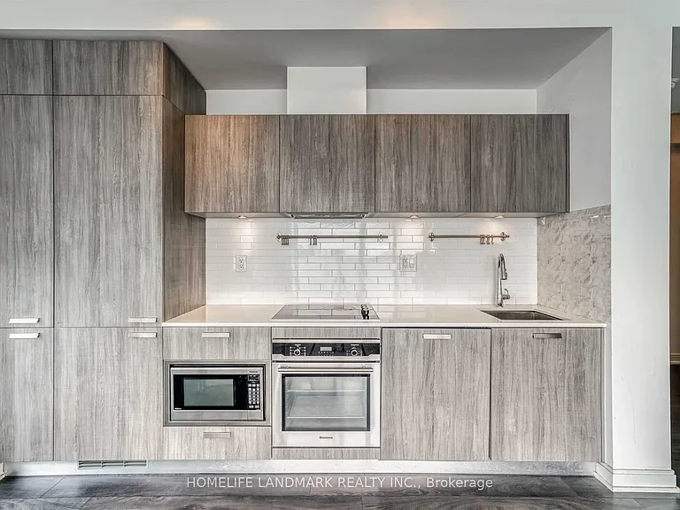 50 Charles St E #3905 — Photo 3