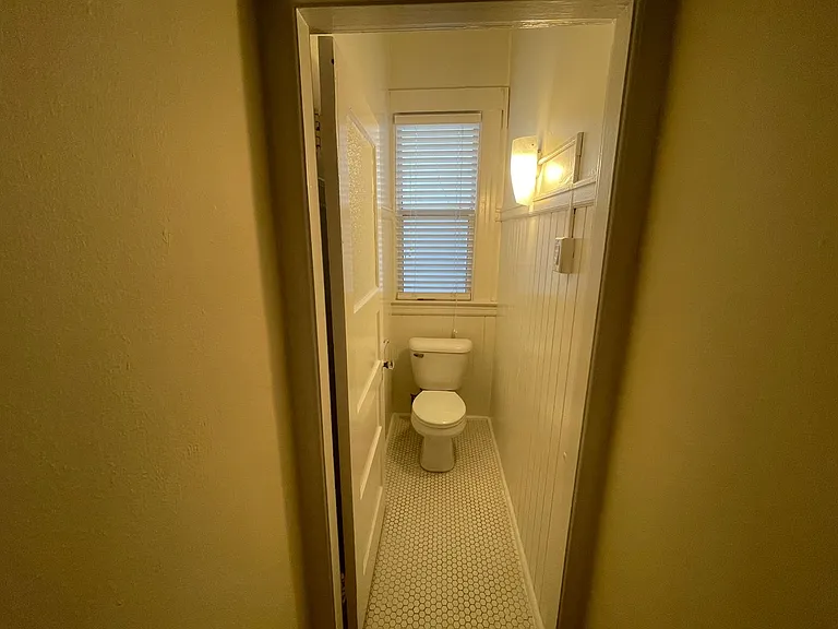 184 (1608-14 Larkin) — Photo 4