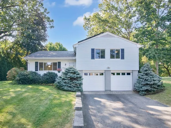 90 Kenmore Dr, Longmeadow, MA 01106