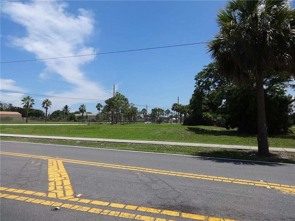 1st image of 800 NW Dixie Highway