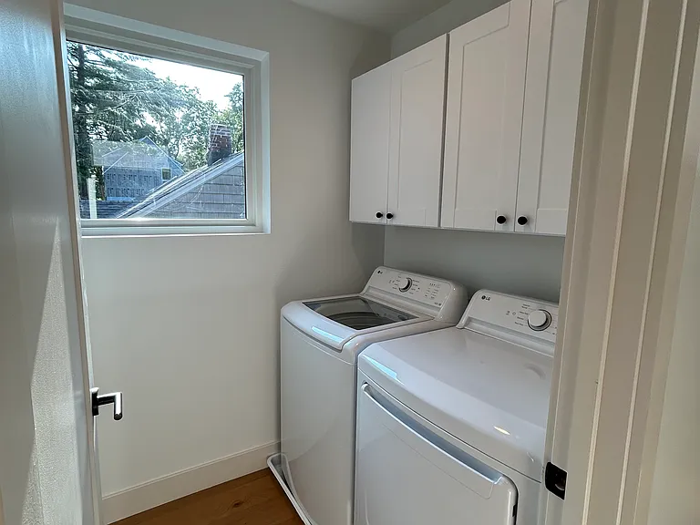 1003 E Washington St — Photo 25