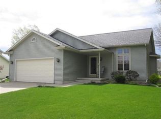 729 Nottingham Rd, Stoughton, WI 53589