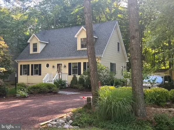 4 Castle Dr, Ocean Pines, MD 21811