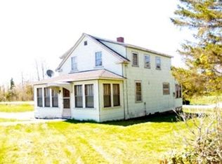 952 Main St, Winn, ME 04495