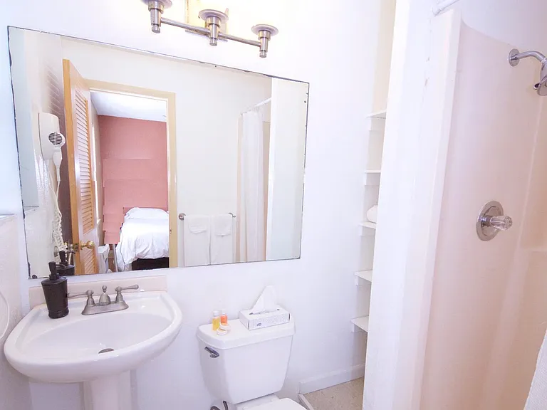 2105 W Bristol Ave #103 — Photo 7