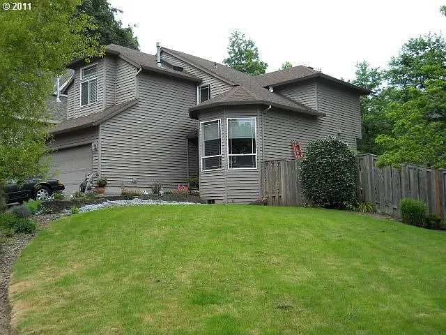 2305 SW Quinault Ct photo 1