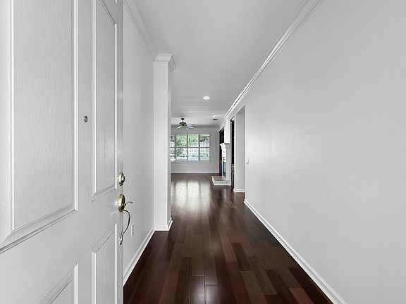 2nd image of 265 Lariat Loop