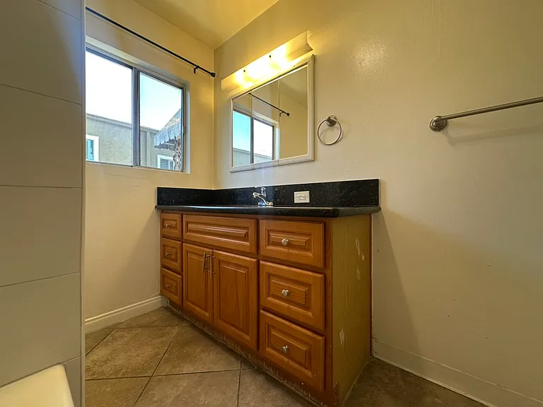 13314 Cordary Ave — Photo 10