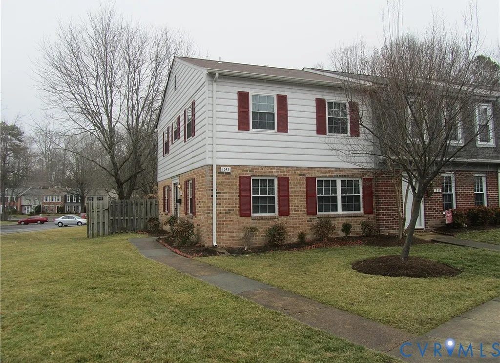 3 bed, 1.5 bath, 1280 sqft, $2,275 — Photo 1
