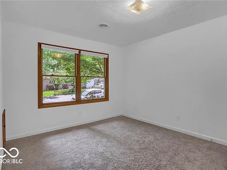 760 W Pine St — Photo 32