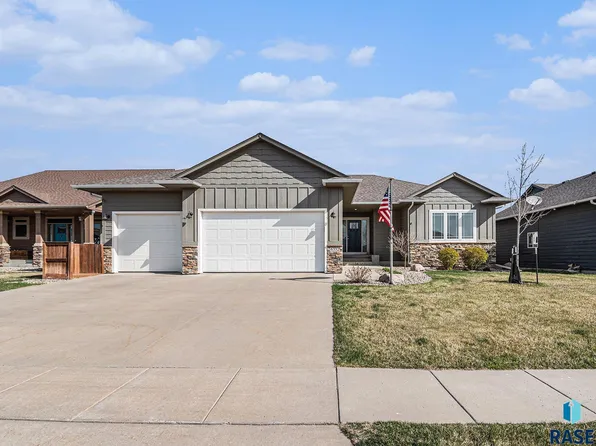 6332 S Badlands Ct, Sioux Falls, SD 57108