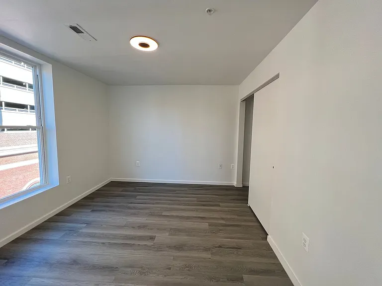 725 W Pratt St. — Photo 126