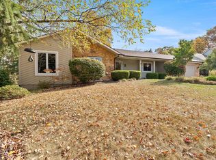 1909 Timberlake Trl, Fort Wayne, IN 46804