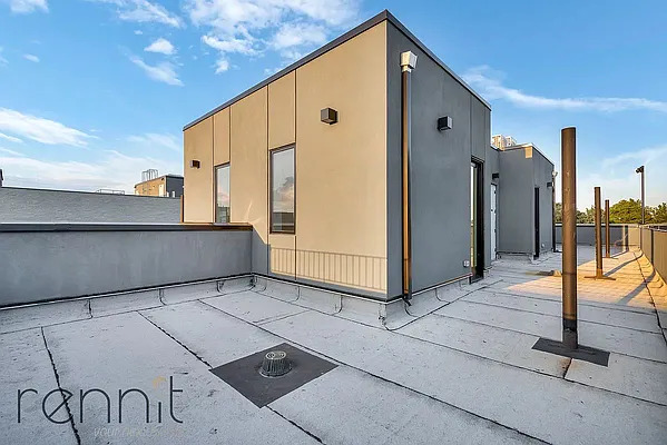 Rented by Rennit Inc. | media 21