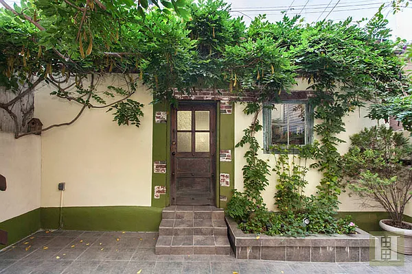 Sold by Halstead Property | media 6